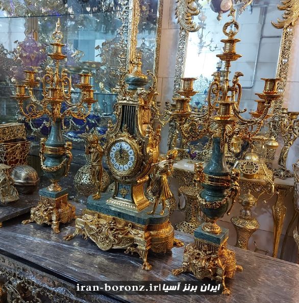 ساعت و شمعدان برنزی مدل خروسی نوازنده با سنگ سبز