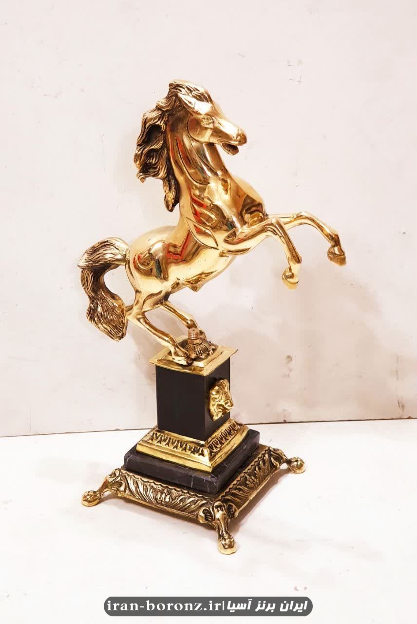 مجسمه اسب پرشی پایه سنگی برنزی