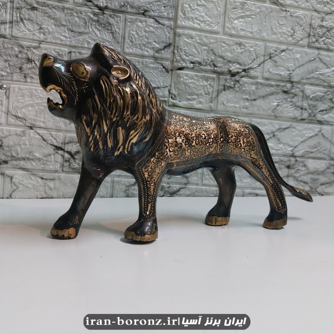 مجسمه شیر برنزی