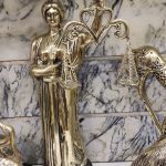 مجسمه فرشته عدالت برنزی