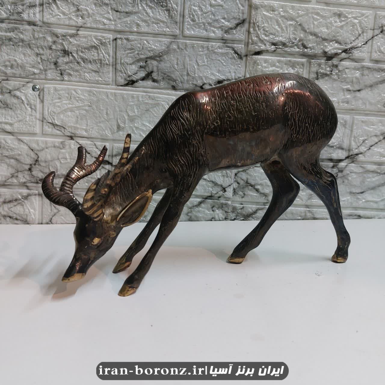 مجسمه گوزن برنزی