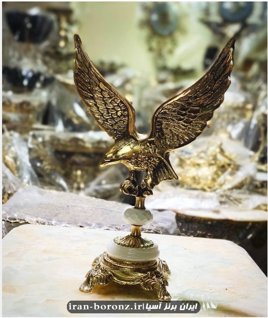 استند عقاب پایه سنگ سفید