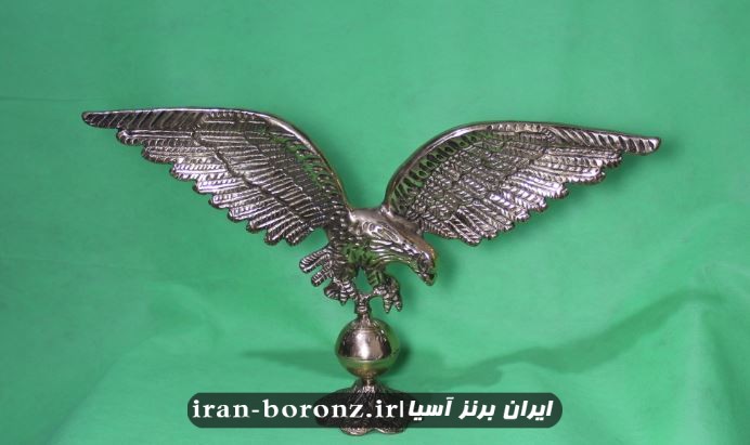 مجسمه عقاب برنزی بال باز