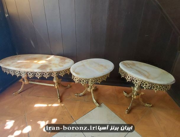 جلو مبلی و عسلی برنجی گل آفتاب گردان بیضی با سنگ مرمر